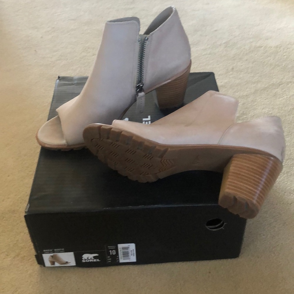 Sorel Nadia sandy tan bootie